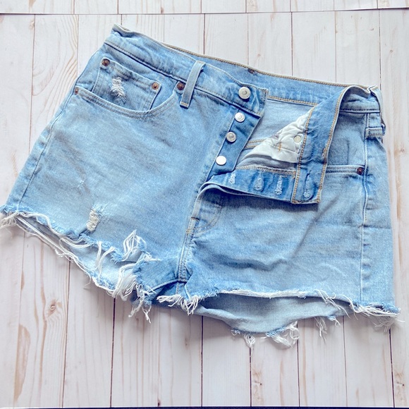 Levi’s 501 Cutoff Denim Shorts - Picture 1 of 13